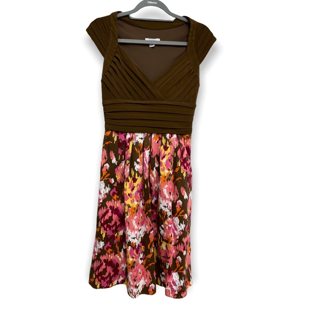 Dressbarn, Size 10 97% cotton 3% spandex lining 100% Polyester